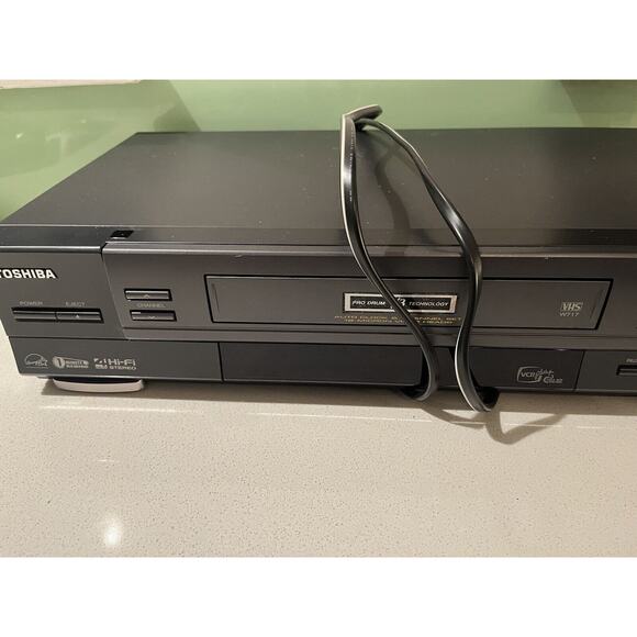 TOSHIBA W-714 VHS VCR Player *Remote Not Included* Works Great! Free Shipping! - Picture 2 of 8